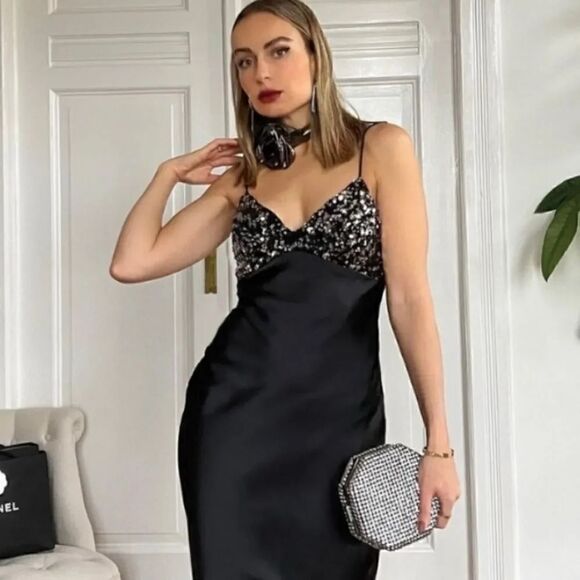 ZARA SILK BLEND FLORAL SCARF - Picture 2 of 9